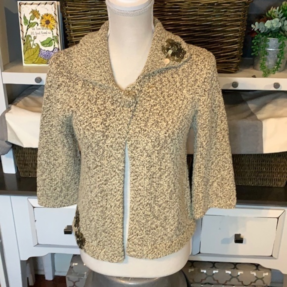 Kenzie Tan Knit Sweater Blazer‎ W/detail lapel sequin broach Size Medium